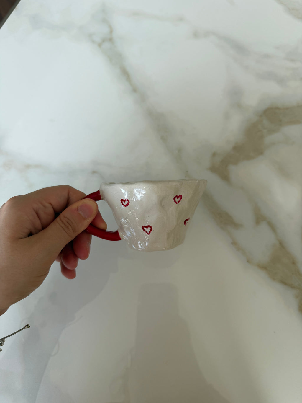 Red handle mug