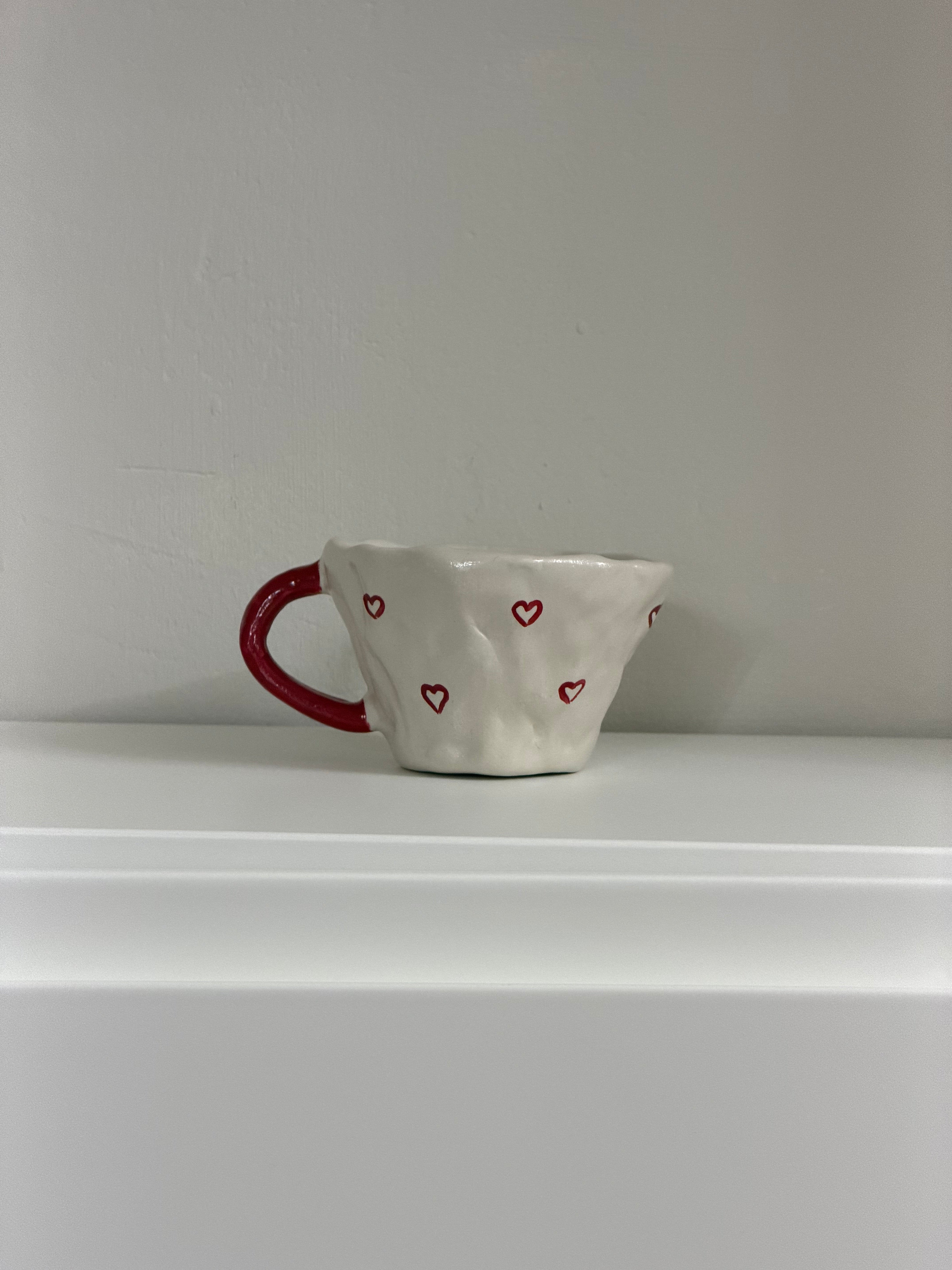 Red handle mug